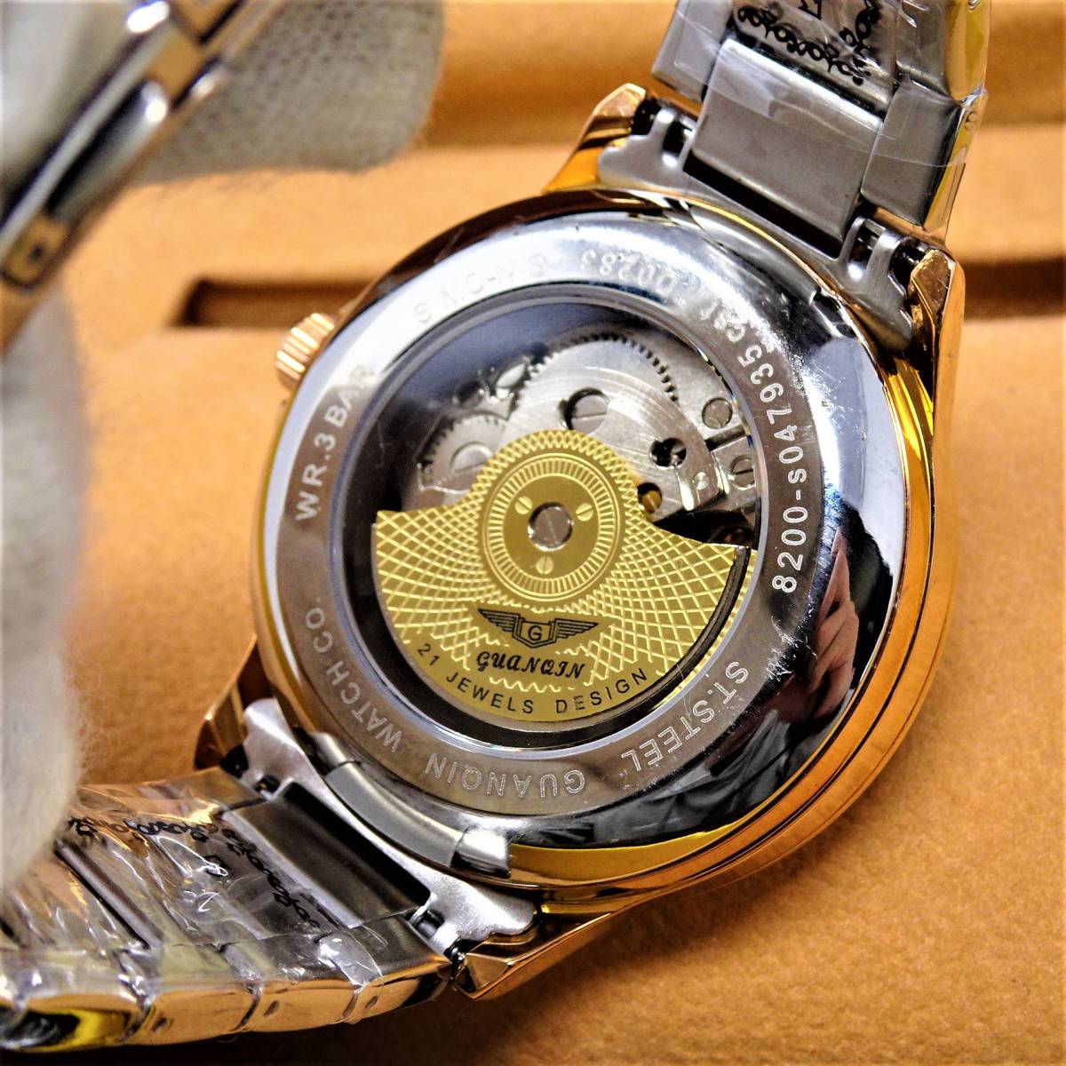未使用・新品・GUANQINブランド・トゥールビヨンデザインautomatic機械式腕時計・ステンレス製コンビカラーモデル_画像3