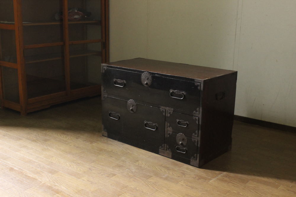 アンティーク・レトロ!丸金具!庄内箪笥・引出4杯!ローチェスト