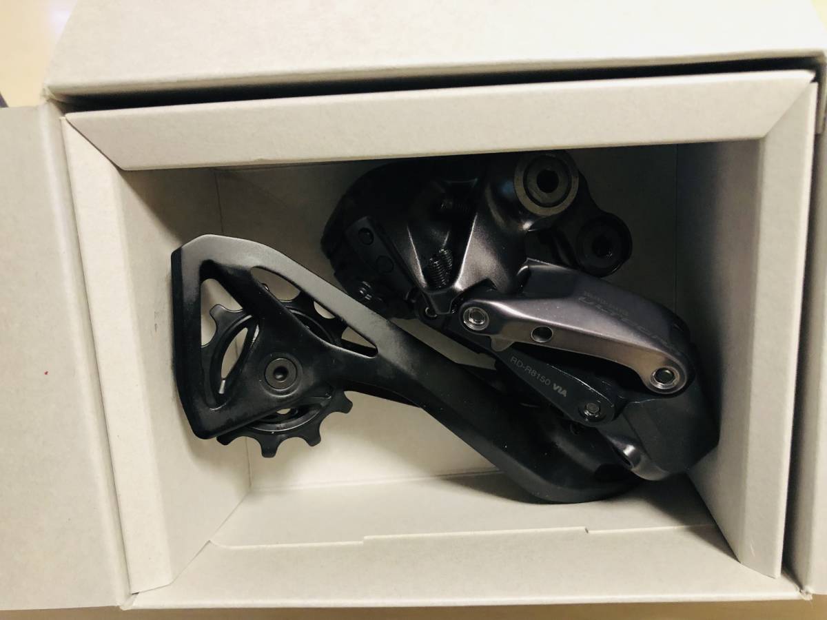 でシマノは SHIMANO(シマノ)ULTEGRA FD-R8150-F フロント