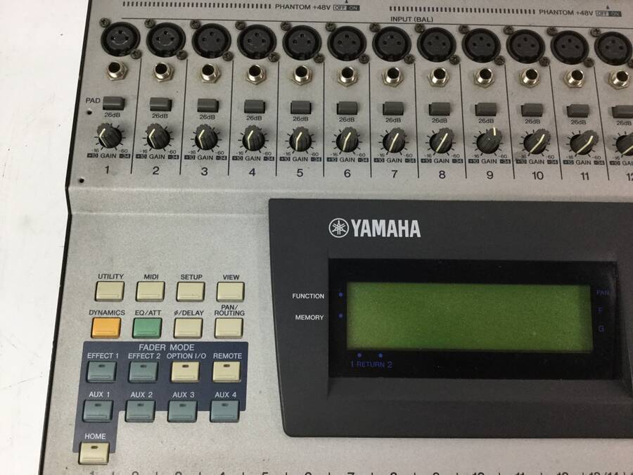 YAMAHA 01V ヤマハ デジタルミキサー ARMOR製ケース付き(約W620 H230