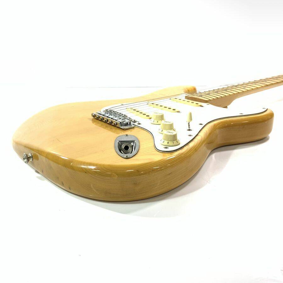Fender Japan フェンダー ST72 エレキギター シリアルNo.E833424 ナチュラル系 ソフトケース付き★現状品_画像3