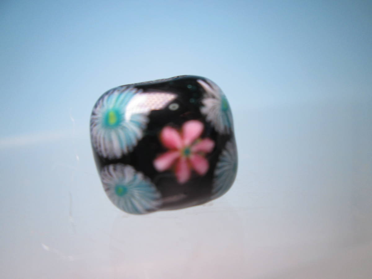 ☆古法窯つくり 藤村トンボ玉工房 蜻蛉玉 花玉 1,45x1,2cm 4,08g 大阪伝統工芸品指定 美品 江戸トンボ玉_画像2