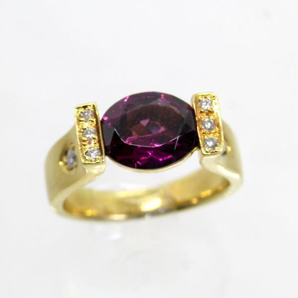 ◎中古美品◎１８金　ガーネット　ダイヤ　0.13ct　リング　11号