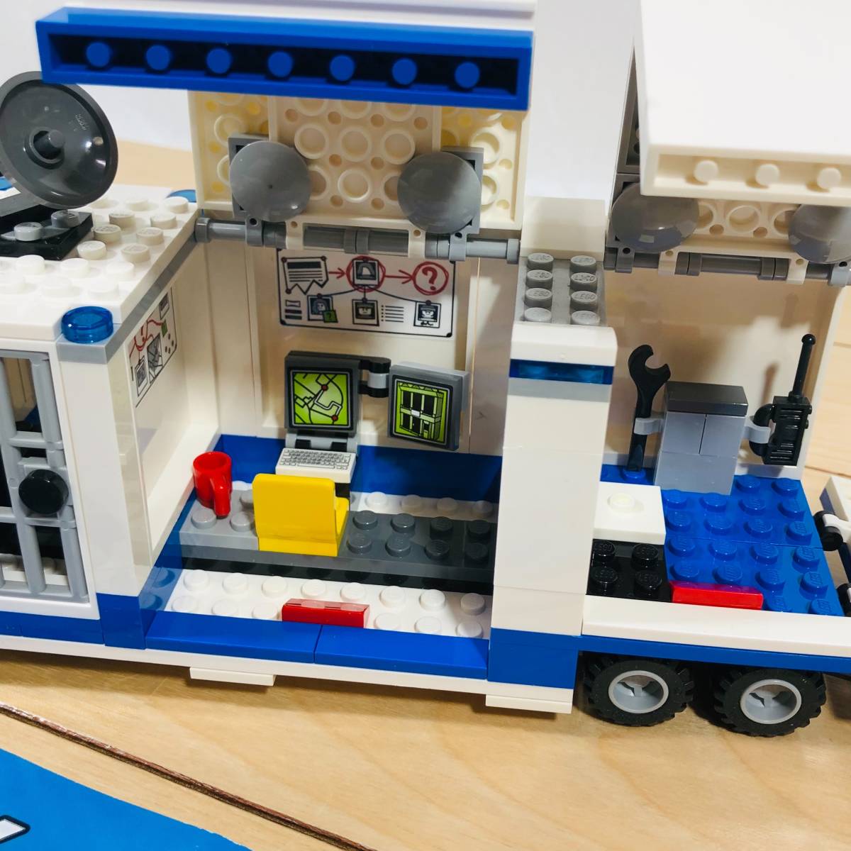 レゴ 60139 シティ ポリストラック 指令本部 LEGO City 的详细信息