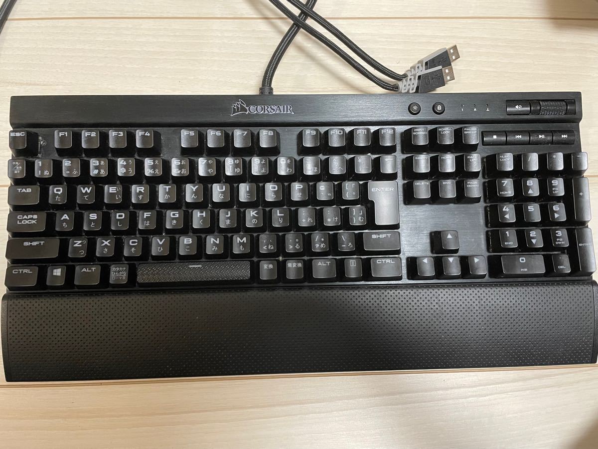 CORSAIR K70  ゲーミングキーボード 銀軸