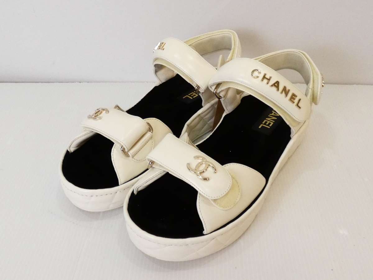 シャネル CHANEL レザー マトラッセ ロゴ サンダル【L's(38C