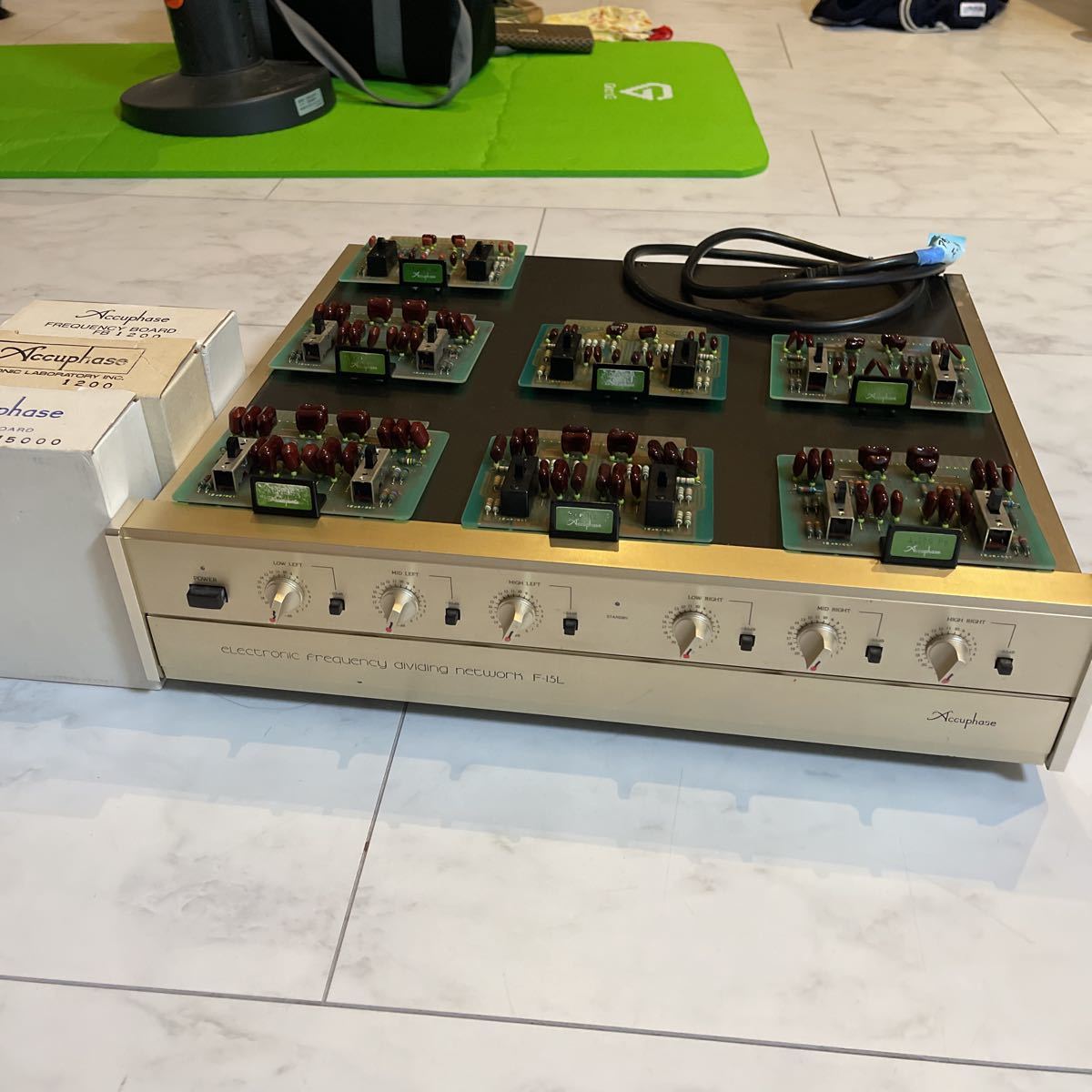 アキュフェーズ チャンデバ Ｆ－１５Ｌ 作動品 ボード多数