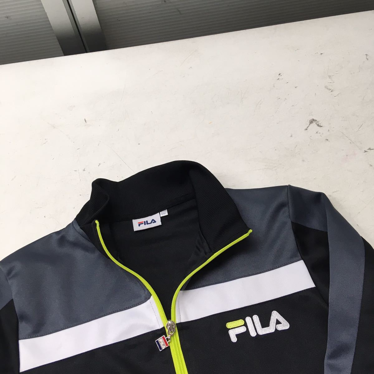 送料無料★FILA フィラ★ジャージ 上着★ジュニア　140 子供　キッズ★ブラック#40627sNjj5_画像2