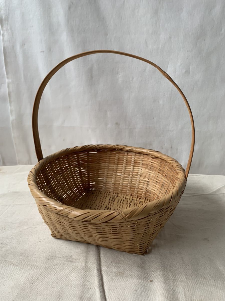  firmly compilation ... old keep hand attaching bamboo . basket basket old ... house .. basket case storage natural life material Showa Retro old tool old thing antique mountain work ku flannel 