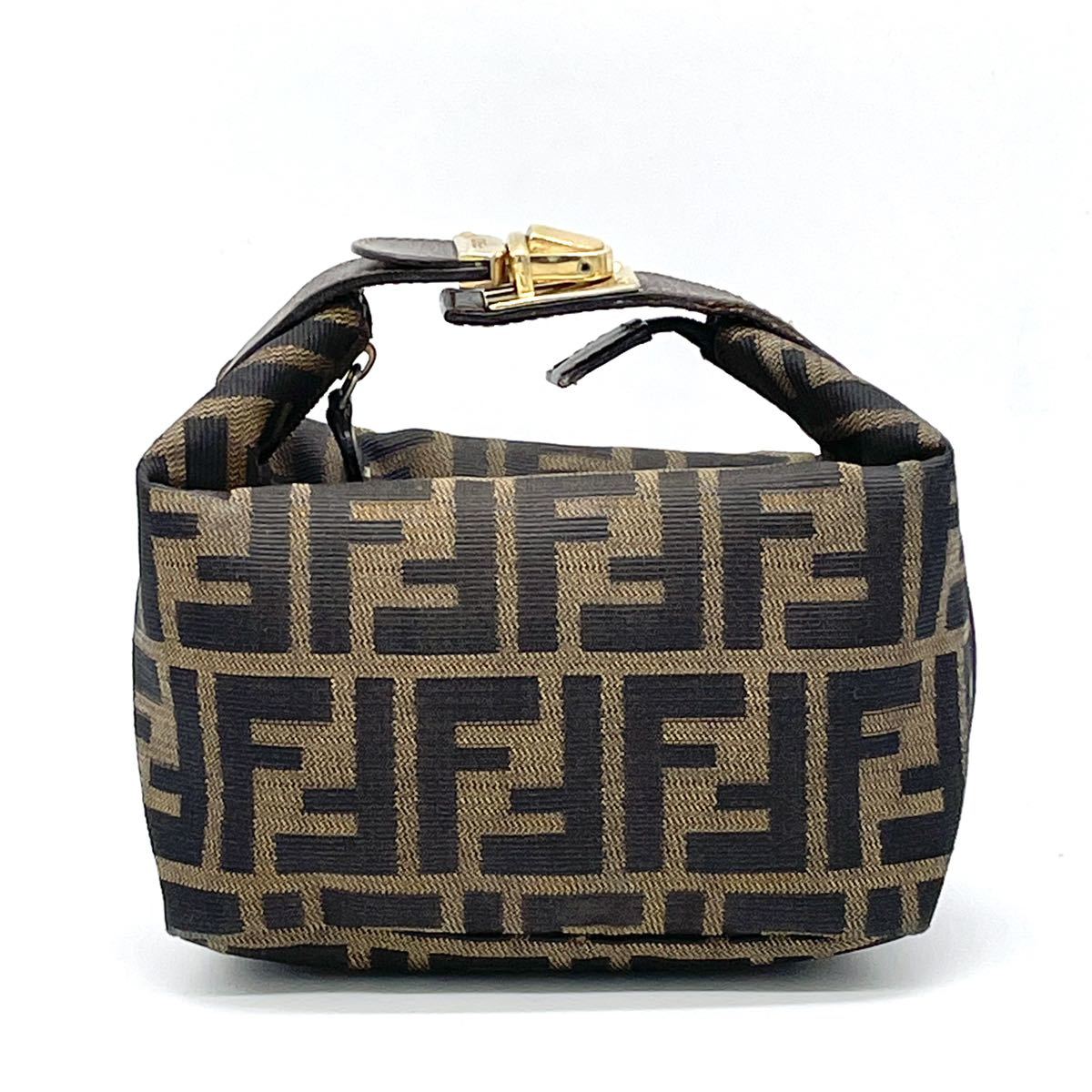 2021年新作入荷 FENDI ズッカ バニティ ポーチ ゴールド金具 ロック式