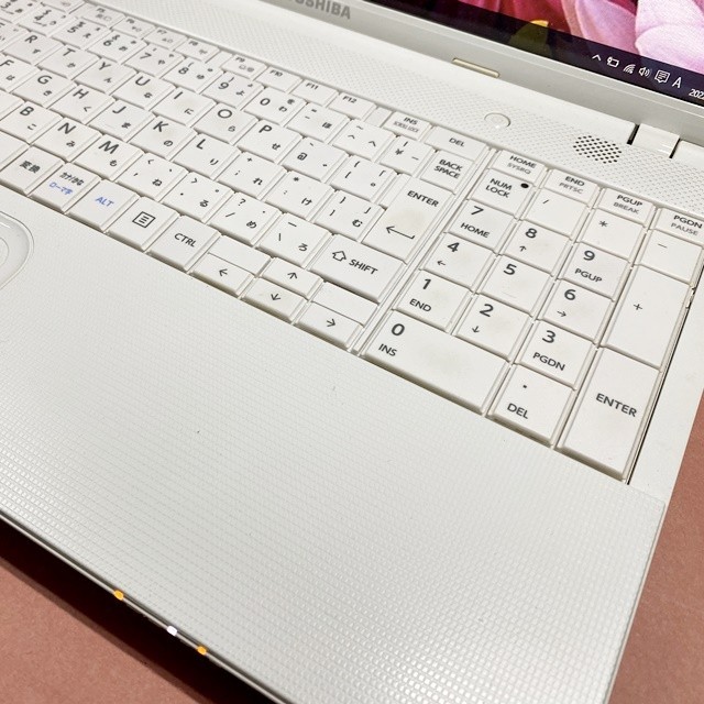 超美品】Webカメラ付 大容量HDD640GB ホワイト 東芝ノートパソコン