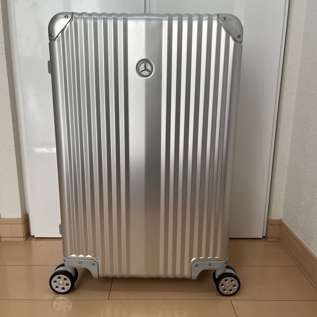 スーツケース メルセデスベンツ リモワRIMOWA 未使用品