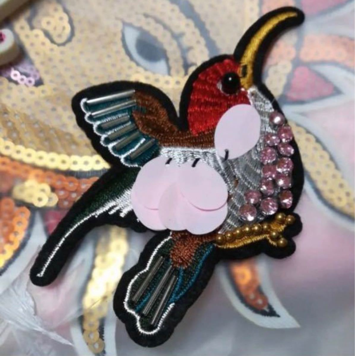 刺繍　とり　鳥　ワッペン　スパンコール　トリ　動物　自然　キラキラ　ハンドメイド　アップリケ　素材　飾り