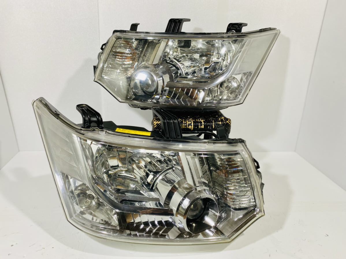 美品 取付OK CV5W デリカD:5 純正 HID ヘッドライト 左右セット KOITO 100-87918 (SHJP2316)_画像1