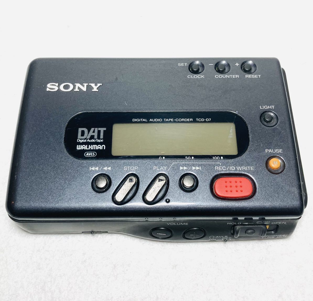 KGNY1671 希少 SONY ソニー ウォークマン TCD-D7 デジタルオーディオテープレコーダー DAT カセットプレーヤー WALKMAN 現状品 当時物_画像1