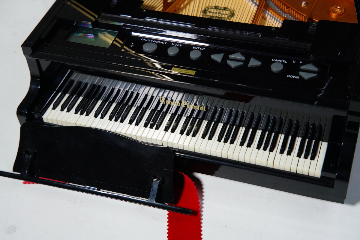 動作品 箱付き セガトイズ グランド ピアニスト Grand Pianist 自動 演奏 ミニ ピアノ 内蔵 100曲 鍵盤 楽器 音楽 プレーヤー SEGA TOYS