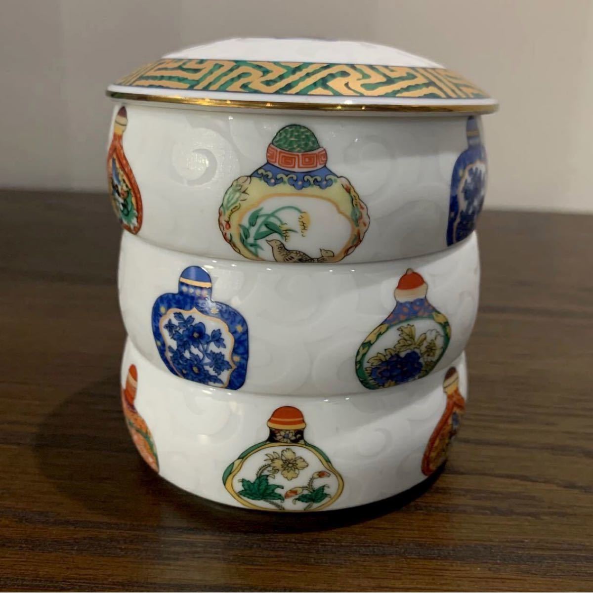 伊勢丹 チャイナシーズ 小丸 三段重 蓋物 china seas 金彩 金縁 伊勢丹 チャイナシーズ 小丸 三段重 蓋物 china seas 金彩 金縁