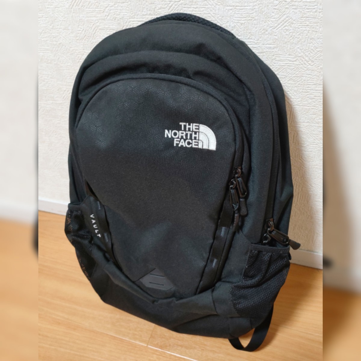 【ほぼ新品】 ノースフェイス リュック THE NORTH FACE VAULT ボルト バックパック ブラック NF00CHJ0