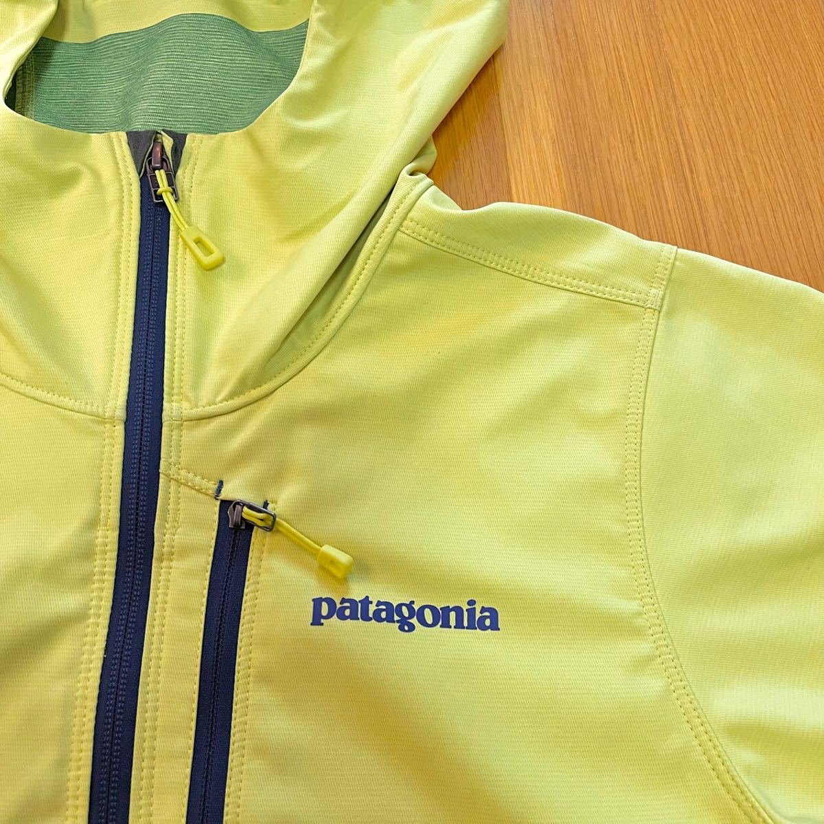 Patagoniaソフトシェル美品レビテーションフーディXSサイズ登山 パタゴニア