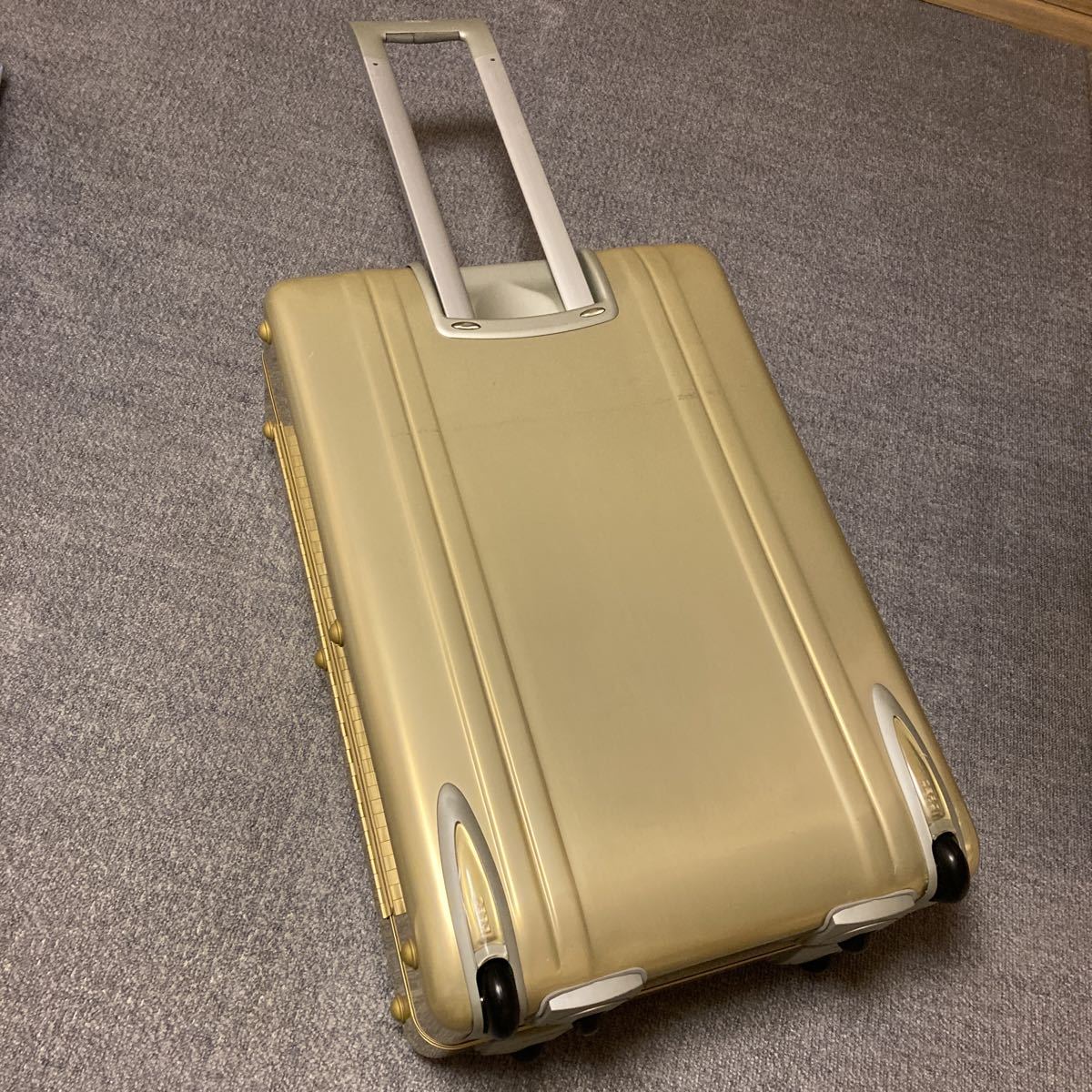 未使用品】ZERO HALLIBURTON ゼロハリバートン キャリーバッグ