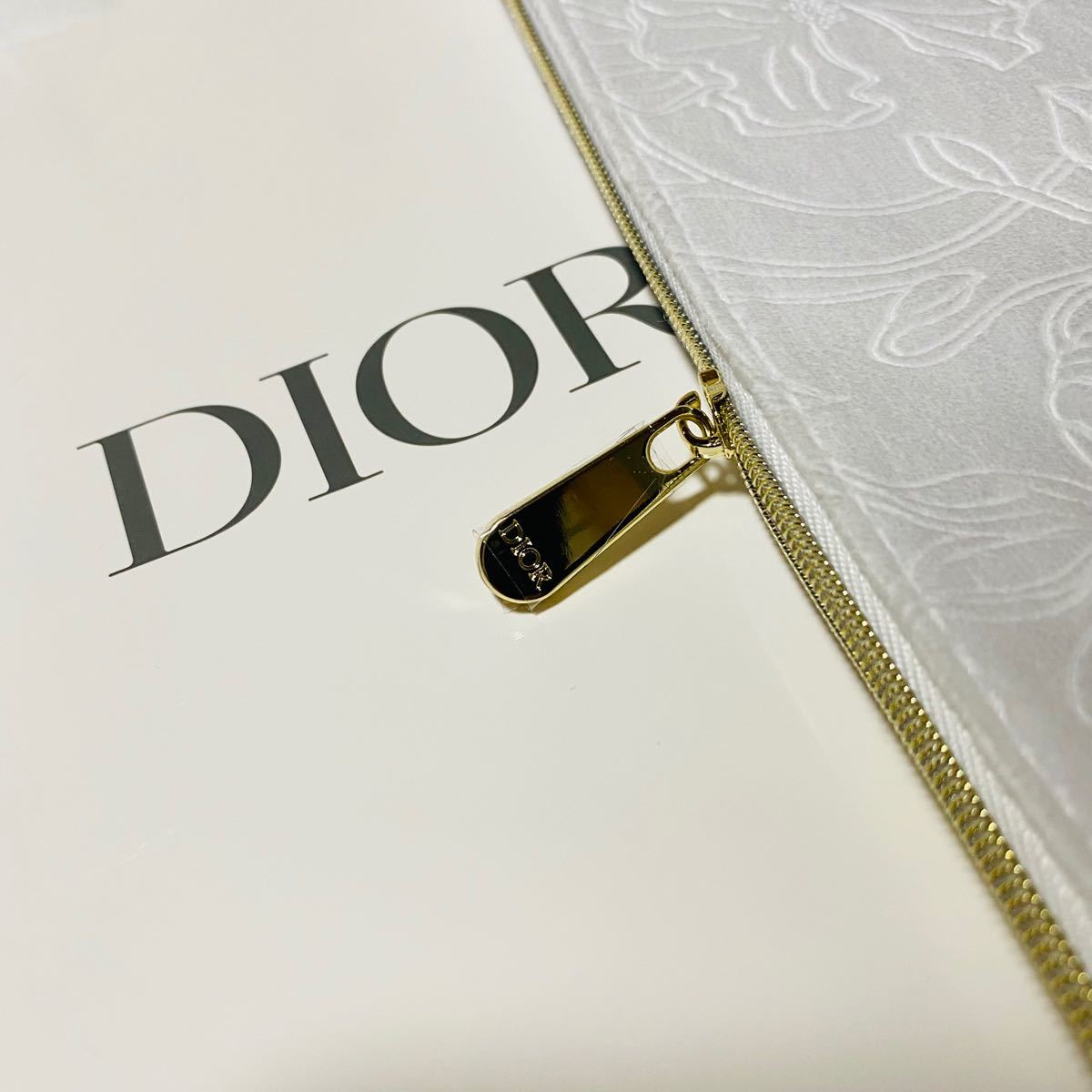 Christian Dior ディオール ノベルティ マザーズデイ ポーチ フラワーエンボス 新品未使用♪