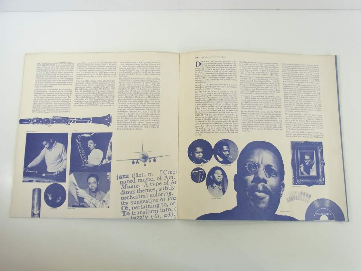 【英語冊子1冊】 THREE DECADES OF JAZZ 1939 1969 BLUE NOTE 大型冊子 31cm×31cm 8ページ ジャズ ブルーノート・レコード ※冊子のみ_画像8