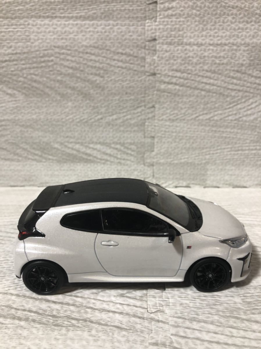 1/30 トヨタ 新型ヤリス GR YARIS 非売品 カラーサンプル ミニカー スーパーホワイトⅡ 1/30 トヨタ 新型ヤリス GR YARIS 非売品 カラーサンプル ミニカー スーパーホワイトⅡ