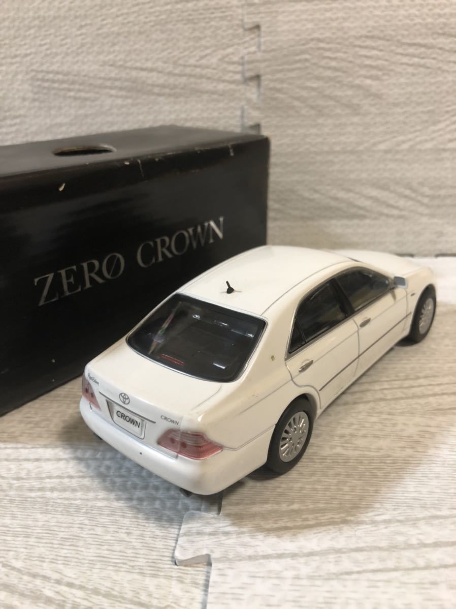 1/30 トヨタ クラウン CROWN 後期 カラーサンプル ミニカー 非売品 スーパーホワイトⅡ_画像2