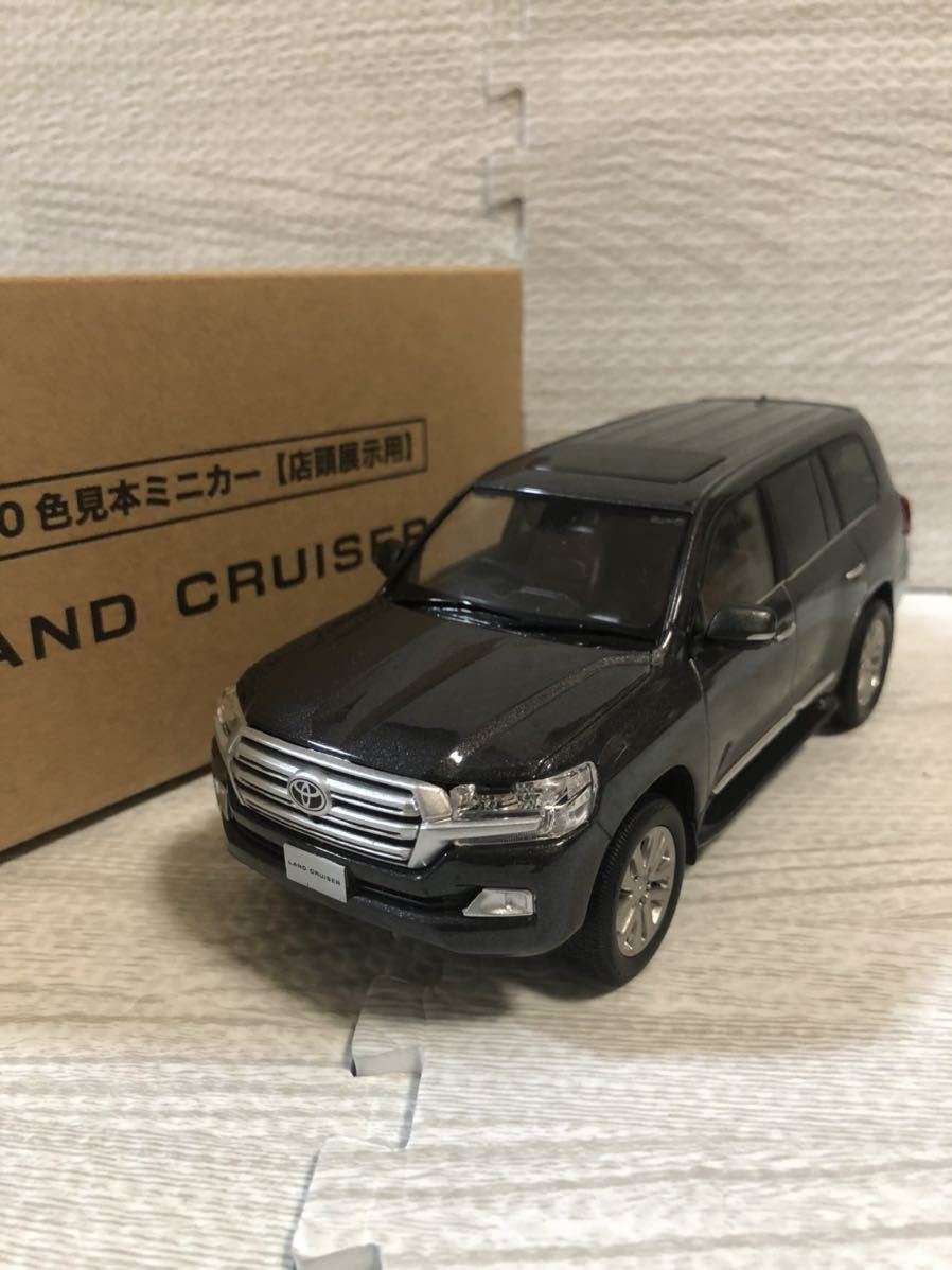 1/30 トヨタ 新型ランドクルーザー 200 カラーサンプル 非売品 ミニカー グレーメタリック_画像1