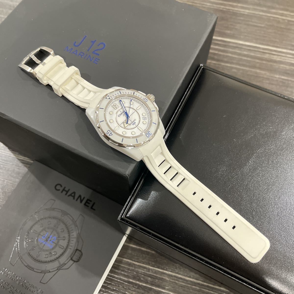 希少モデル　CHANEL J12 マリーン　H2560 ホワイトセラミック　ラバー　自動巻　腕時計　夏時計　レア時計　希少品_画像7