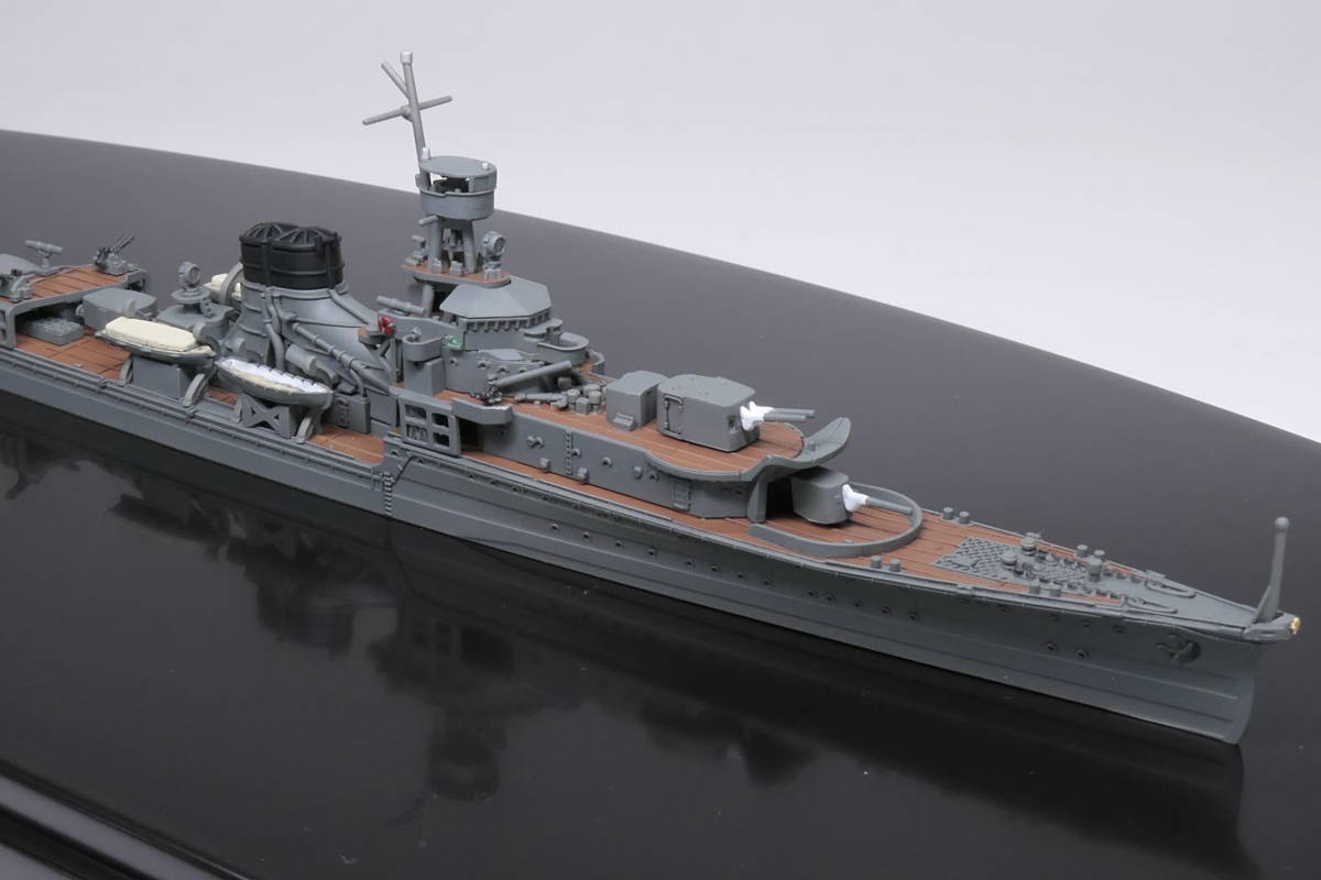 （完成品・模型）１/７００ 日本海軍軽巡洋艦「夕張」 （ケース付き）