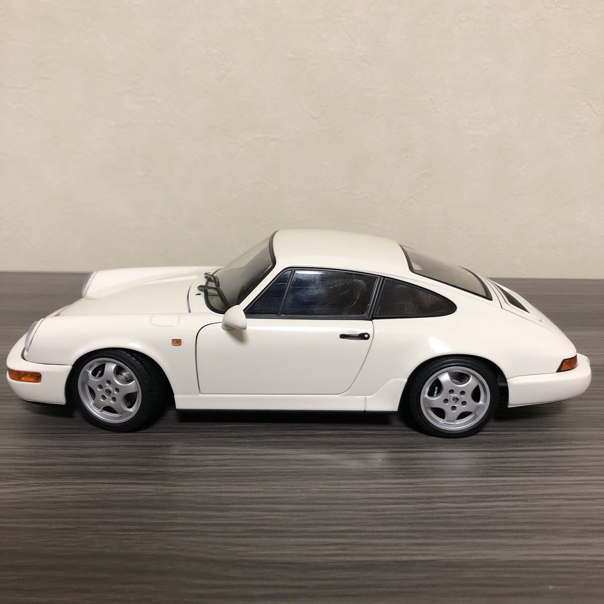オートアート Porsche 911 (964) 1/18 ポルシェ | hybridstudio.in