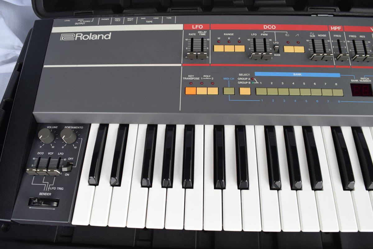 ROLAND JUNO106 シンセサイザー 純正ケース付_画像3