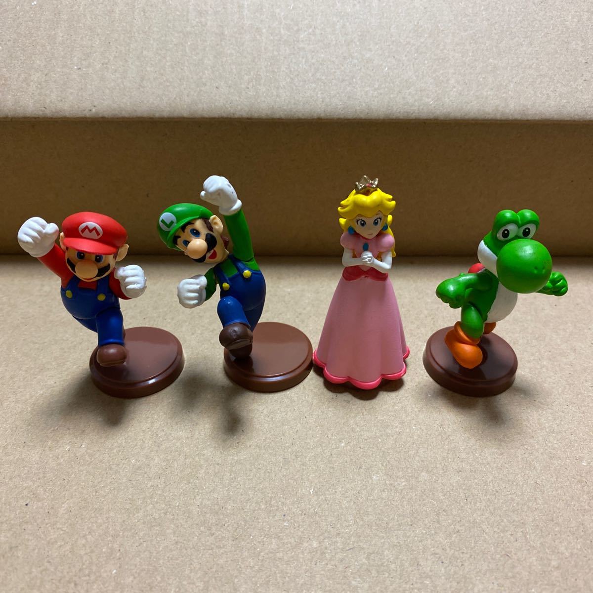 チョコエッグ　マリオ　８個セット