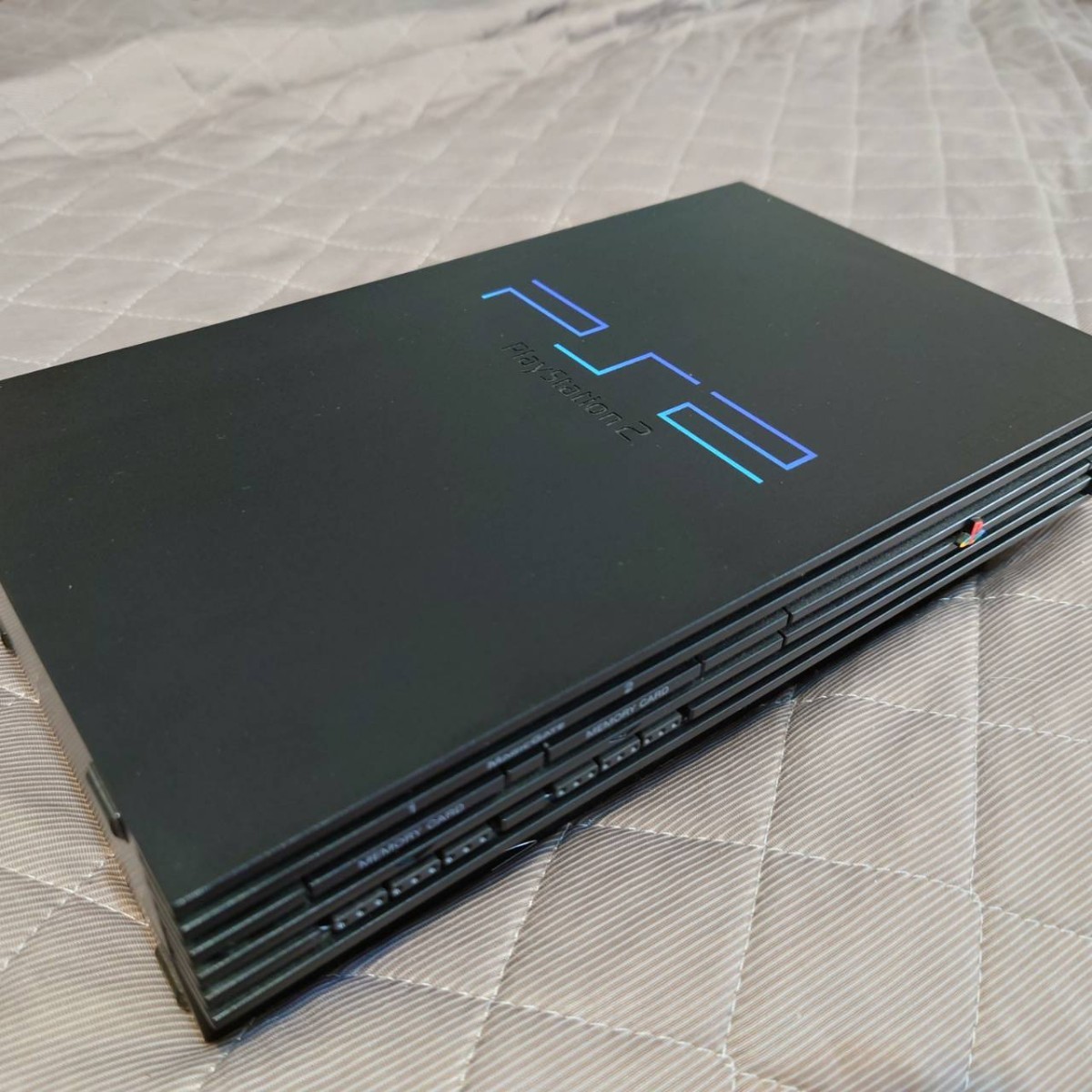 PS2本体　39000  メモリーカード2枚　ソフト3種