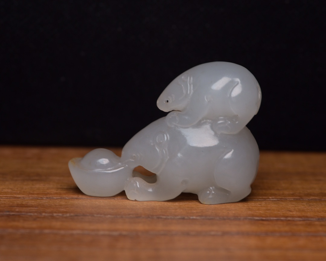 典藏*和田玉手彫*熊尊】置物 賞物 極上品 中国古美術 www.mj-company.co.jp