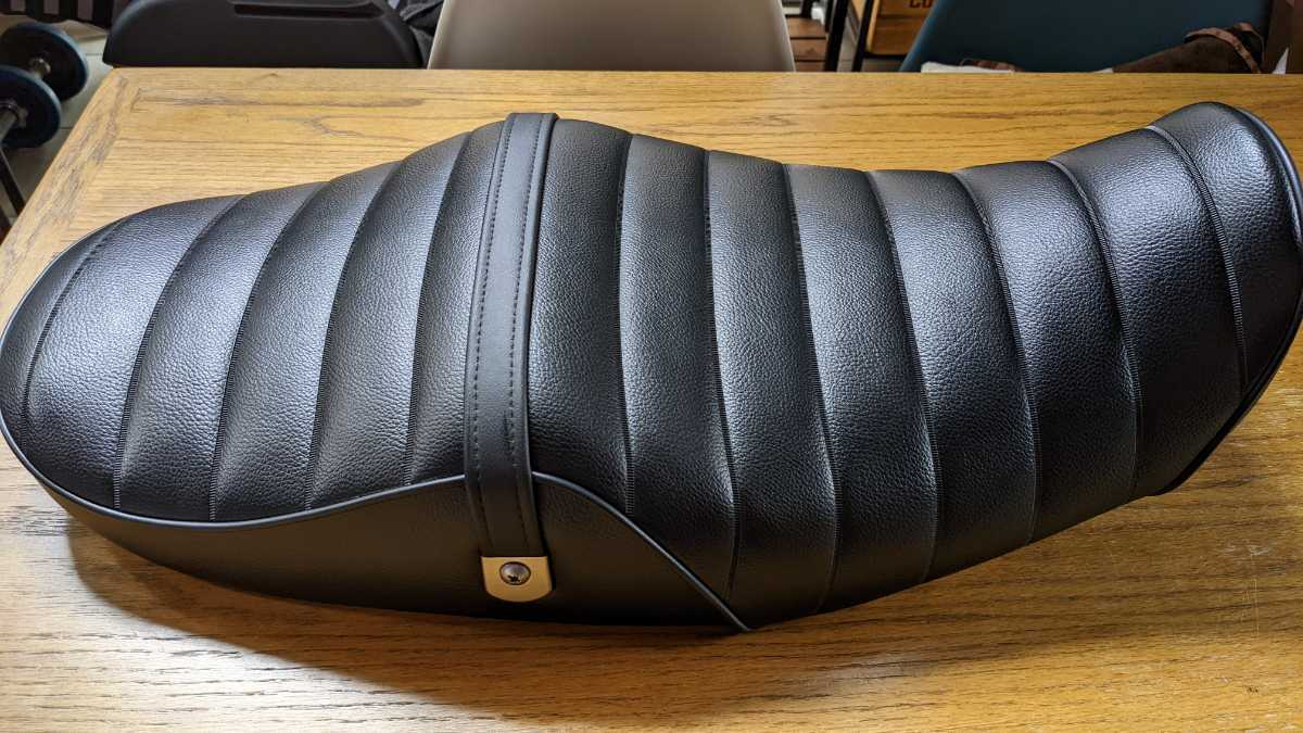z900rs タックロールシート 前後アンコ抜き ゲルザブ加工 z900rs タックロールシート 前後アンコ抜き ゲルザブ加工
