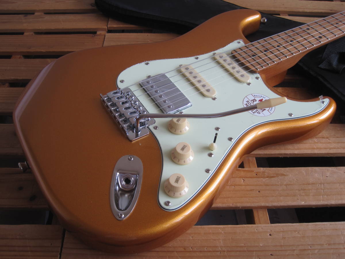 Bacchus(バッカス)BST-2-RSM/M GOLD ゴールド ローステッドメイプルシリーズ SSHコイルタップ付きエレキギター 中古美品 ソフトケース付 Bacchus(バッカス)BST-2-RSM/M GOLD ゴールド ローステッドメイプルシリーズ SSHコイルタップ付きエレキギター 中古美品 ソフトケース付