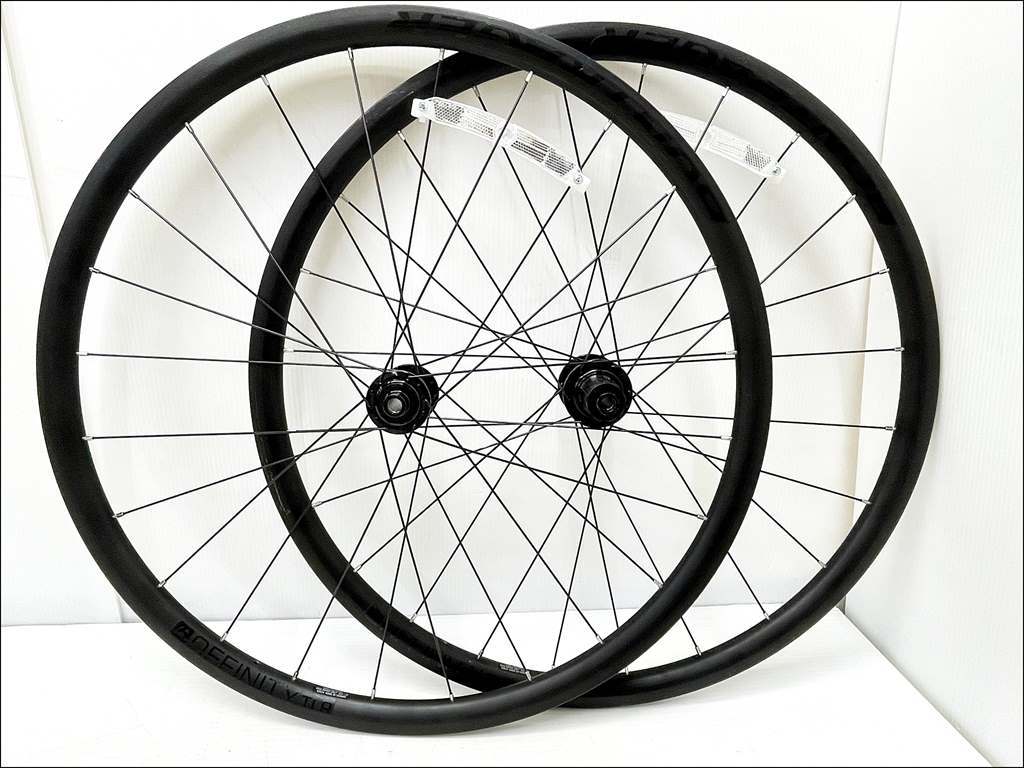 下松)送料無料 BONTRAGER ホイール前後セット AFFINITY TLR DISC 11速/クリンチャー/ディスク/アルミ/700 0186 ☆B210421Y03A HD21B ボントレガー TLR 11S
