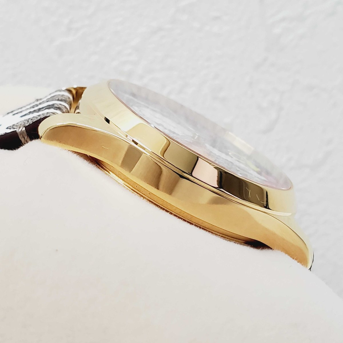 GUCCI グッチ Gタイムレス ディズニーコラボ ドナルド 126.4 GUCCI グッチ Gタイムレス ディズニーコラボ ドナルド 126.4