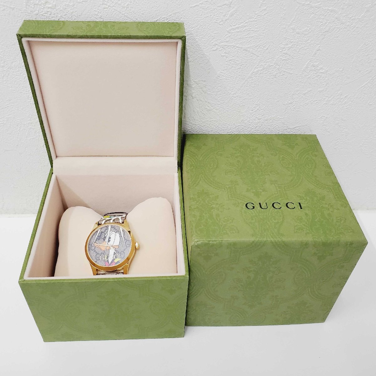 GUCCI グッチ Gタイムレス ディズニーコラボ ドナルド 126.4 GUCCI グッチ Gタイムレス ディズニーコラボ ドナルド 126.4