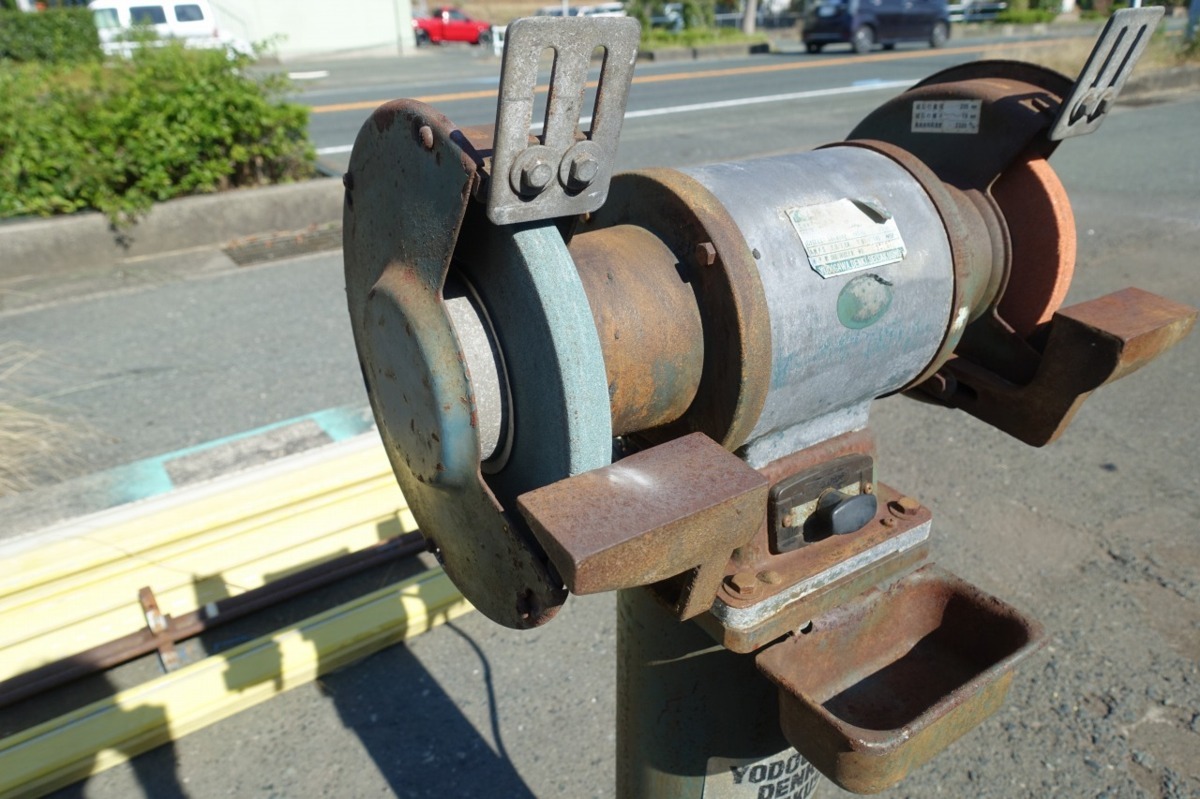 淀川電機 205mm 両頭グラインダー 架台付き ベンチグラインダー 淀川電機 205mm 両頭グラインダー 架台付き ベンチグラインダー