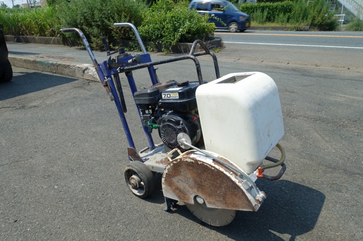 静岡県発 7馬力 日立建機カミーノ エンジン式 コンクリートカッター TCC14SE ロビン EX21 コンクリ 路面 アスファルト 2