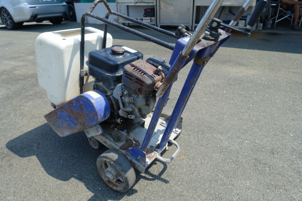 静岡県発 7馬力 日立建機カミーノ エンジン式 コンクリートカッター TCC14SE ロビン EX21 コンクリ 路面 アスファルト 4