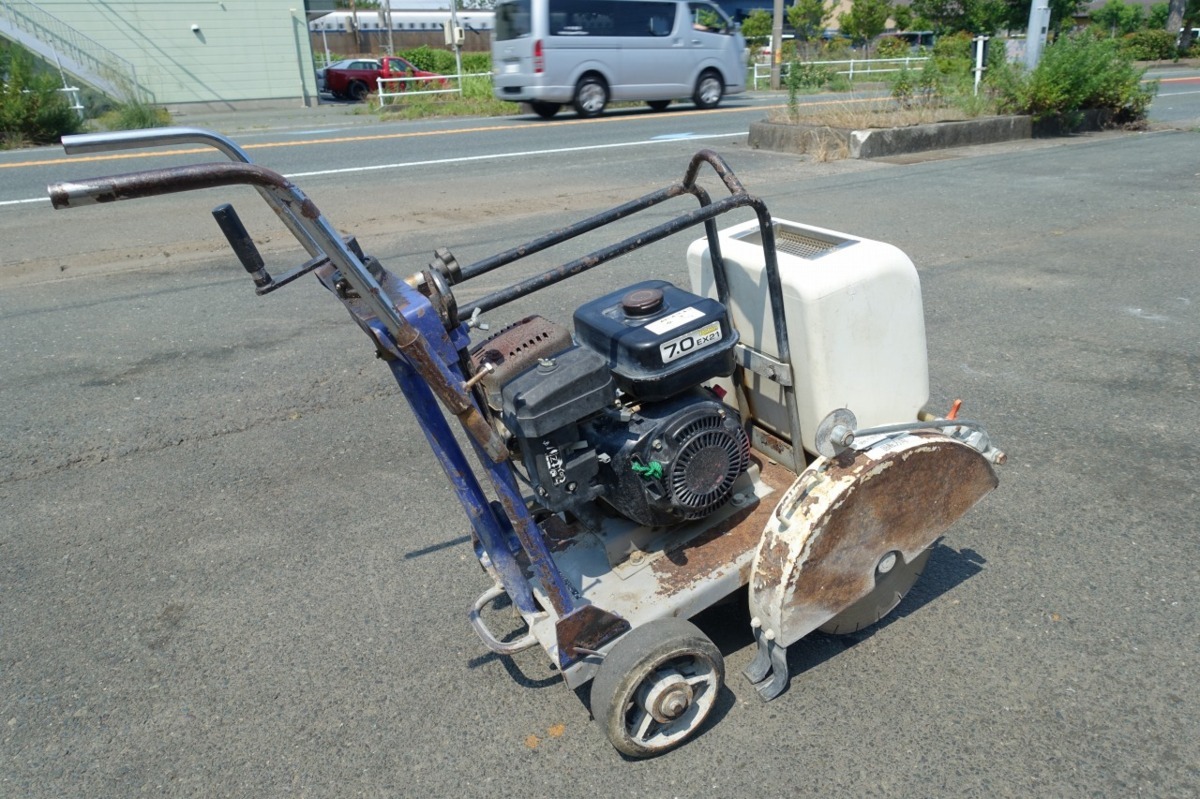 静岡県発 7馬力 日立建機カミーノ エンジン式 コンクリートカッター TCC14SE ロビン EX21 コンクリ 路面 アスファルト