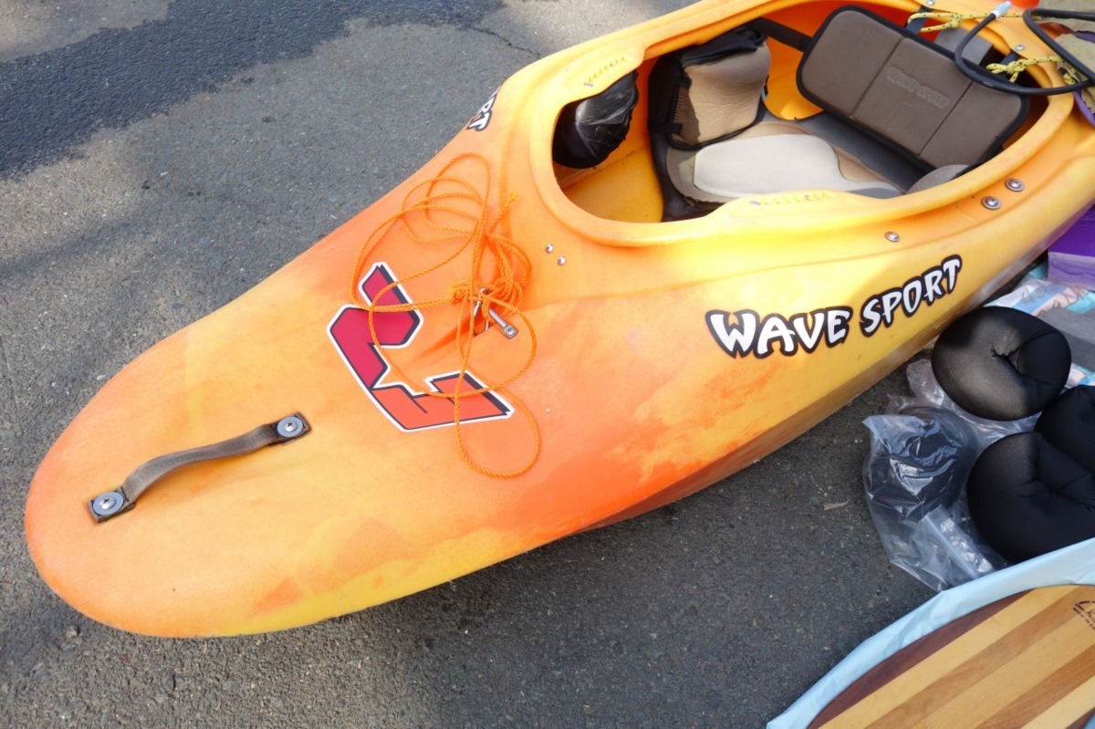 静岡県引取限定 WAVE SPORT 一人乗り カヤック 210㎝ GREY OWLパドル