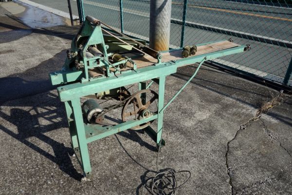 予約中!】 餅 型抜き機 コンベア式 回転式カッター 小判型 100V 生地
