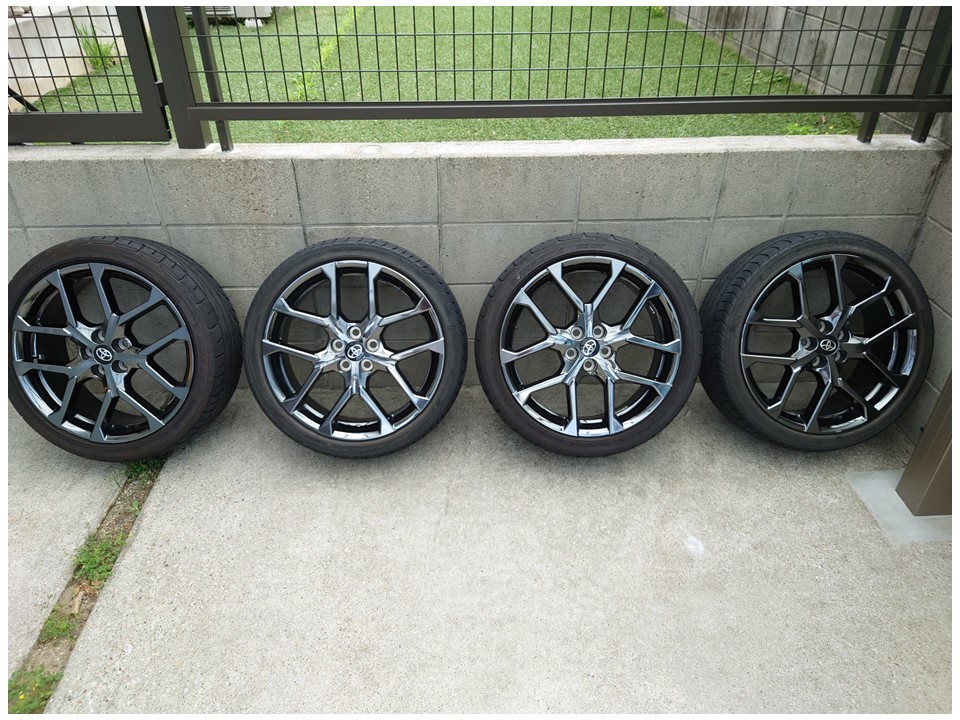 Yahoo!オークション - 52プリウスPHV GR純正 ホイールタイヤ225 Yahoo!オークション - 52プリウスPHV GR純正 ホイールタイヤ225