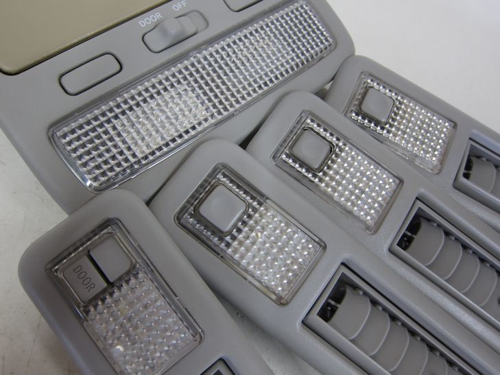 (871) アルファード10系 ダイヤカット LEDルームランプ グレー色 全年式グレード適応＾＾ｂ_画像1