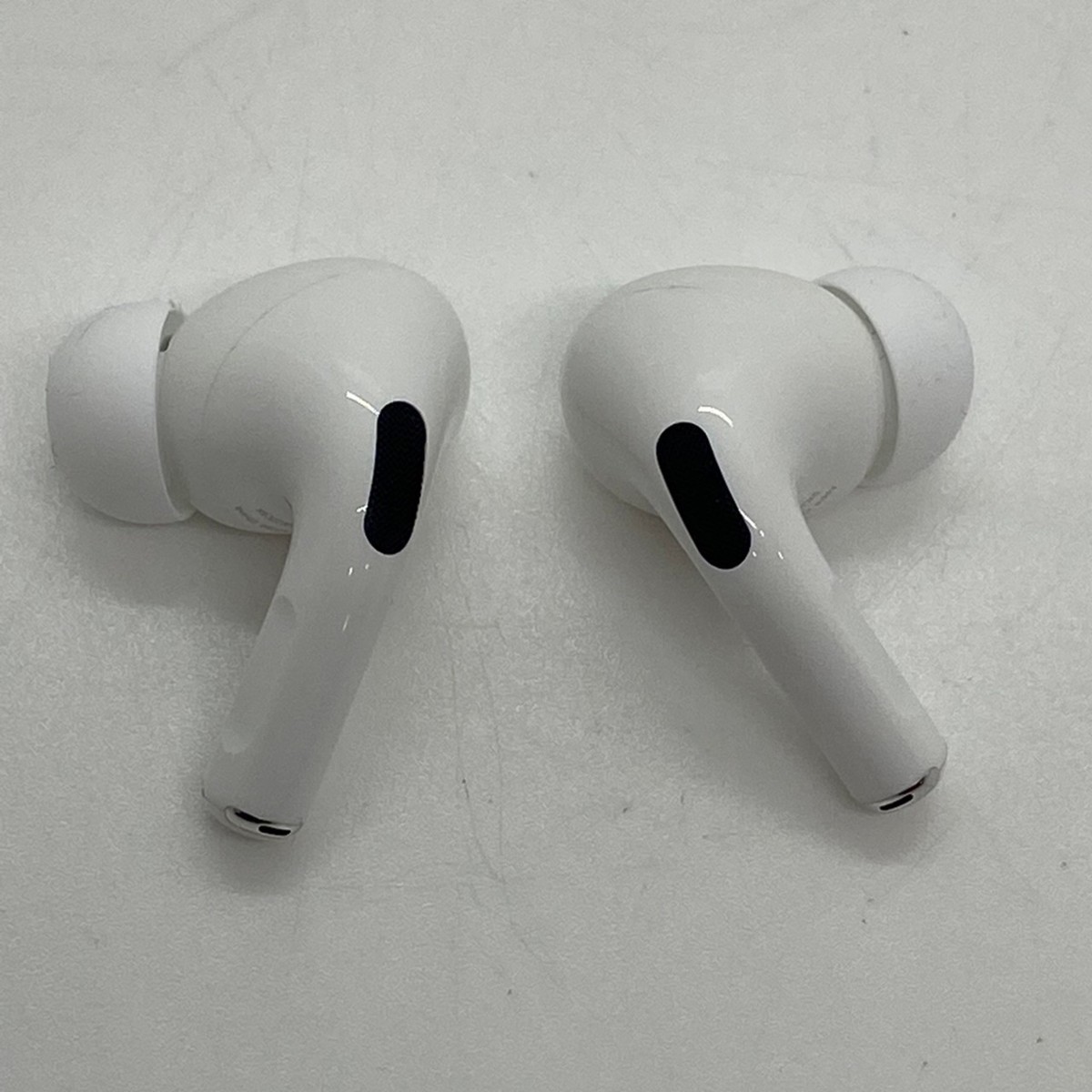 USED 極美品 Apple AirPods Pro アップル エアーポッズ プロ ホワイト PLWK3J/A A2083 A2084 A2190 ワイヤレス イヤホン Bluetooth_画像4